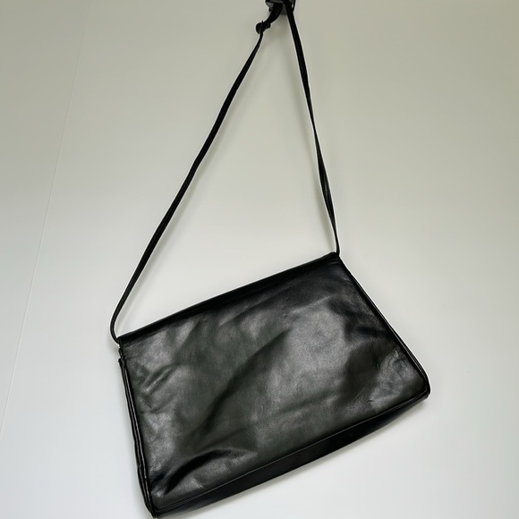 Hattie Carnegie Vintage Bag 12x8x1.5 Magnetic Snap Flap Closure Flaw - Picture 2 of 10